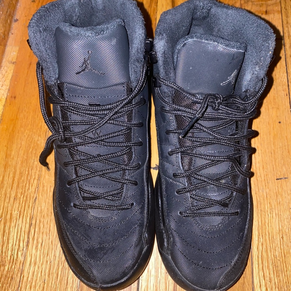 Jordan 12 - Picture 2 of 7